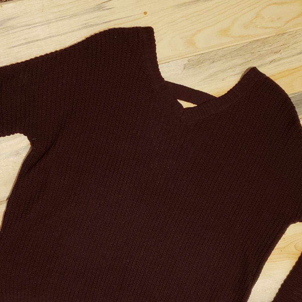 🚲 Rue 21 keyhole back magenta small sweater